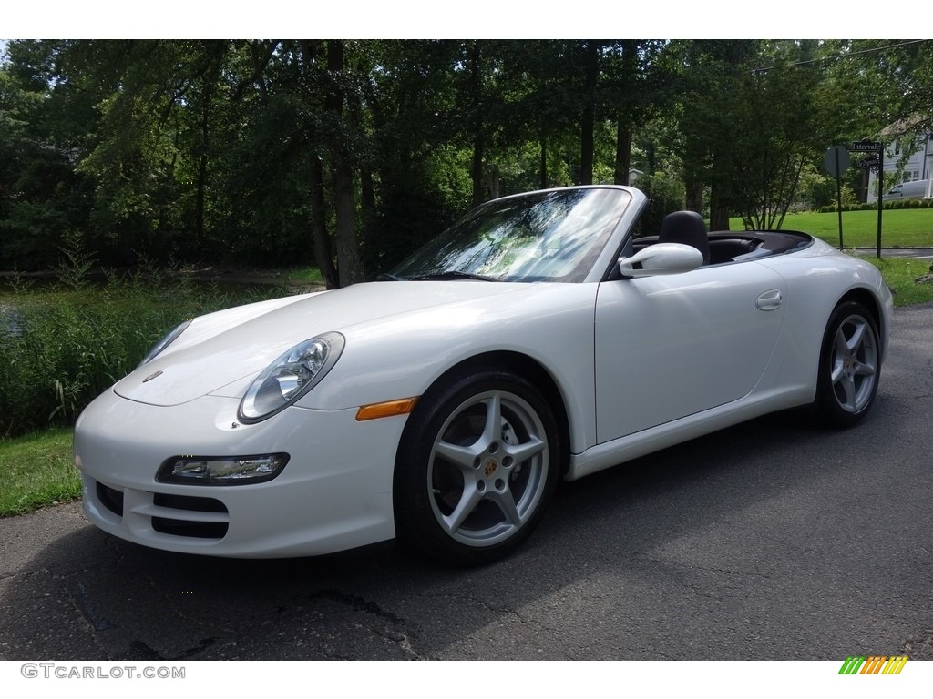 Carrara White Porsche 911