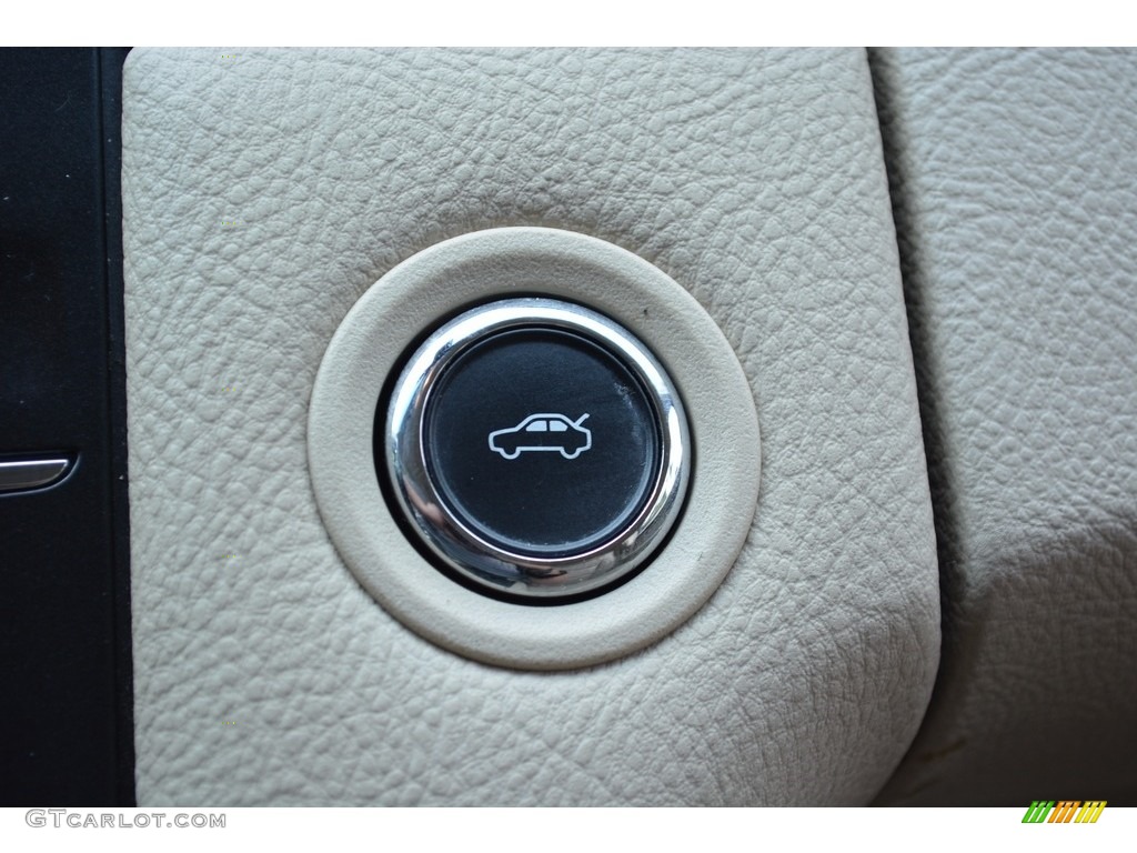 2015 Taurus Limited - Caribou Metallic / Dune photo #51
