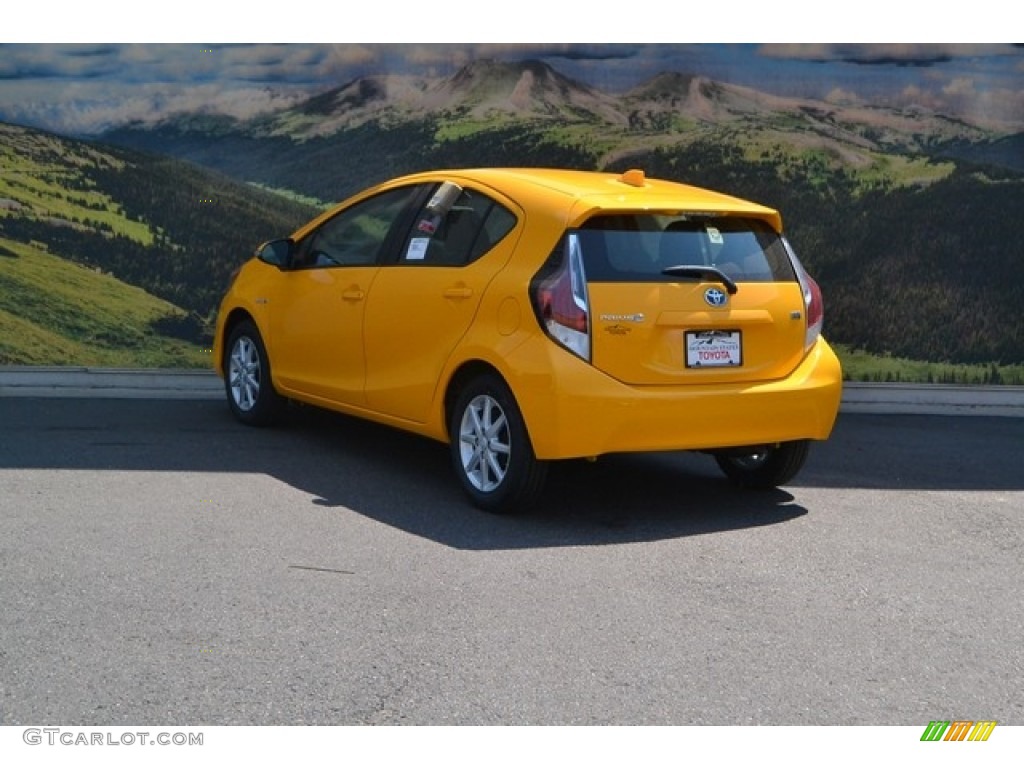 2016 Prius c Three - Sun Fusion / Black photo #3