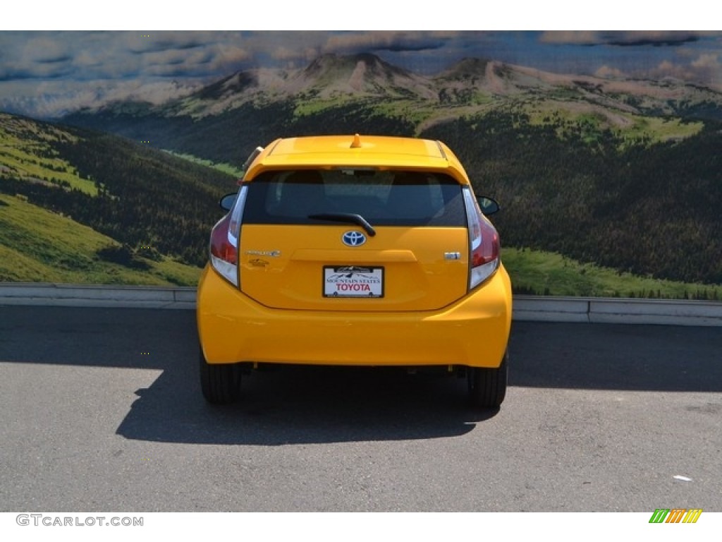 2016 Prius c Three - Sun Fusion / Black photo #4