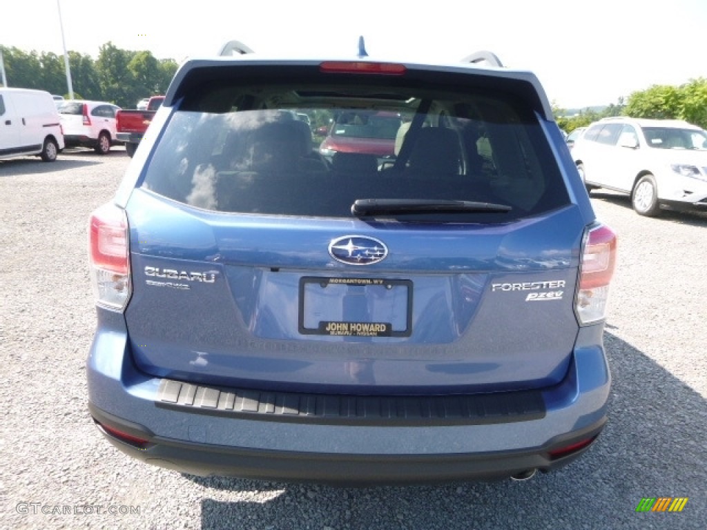 2017 Forester 2.5i Limited - Quartz Blue Pearl / Gray photo #9