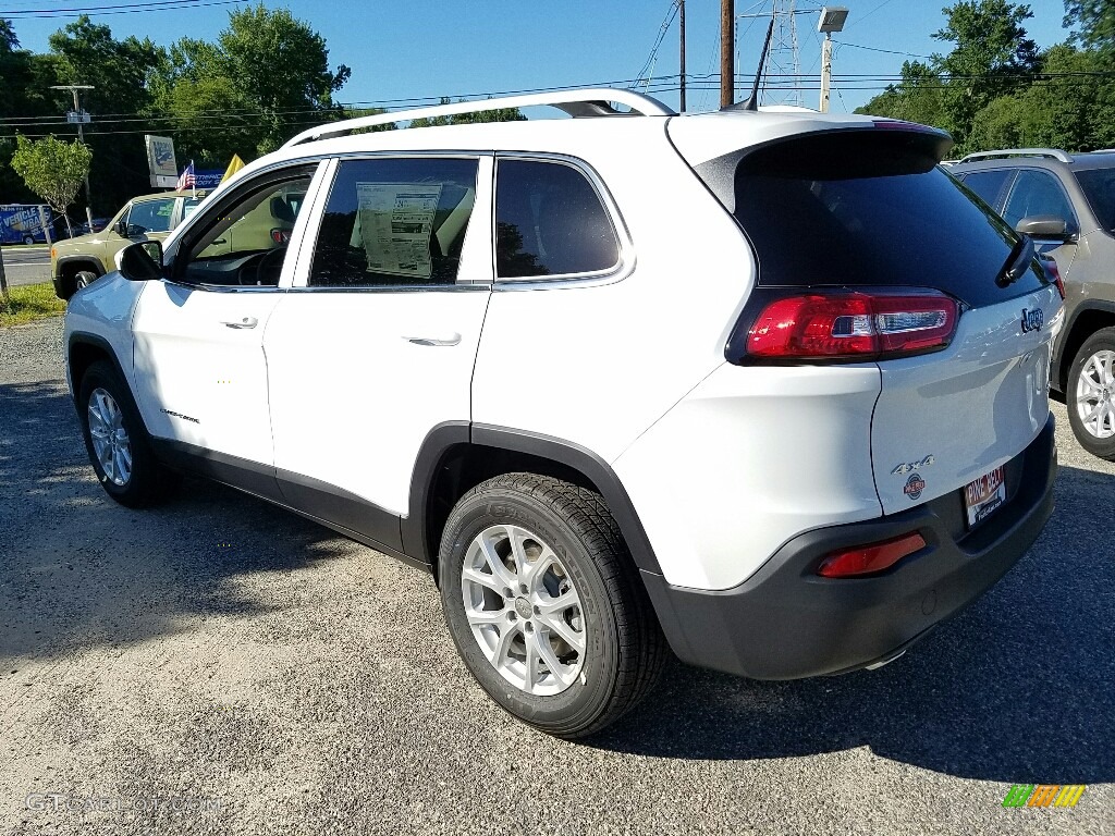 2016 Cherokee Latitude 4x4 - Bright White / Black photo #4