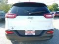 Bright White - Cherokee Latitude 4x4 Photo No. 5