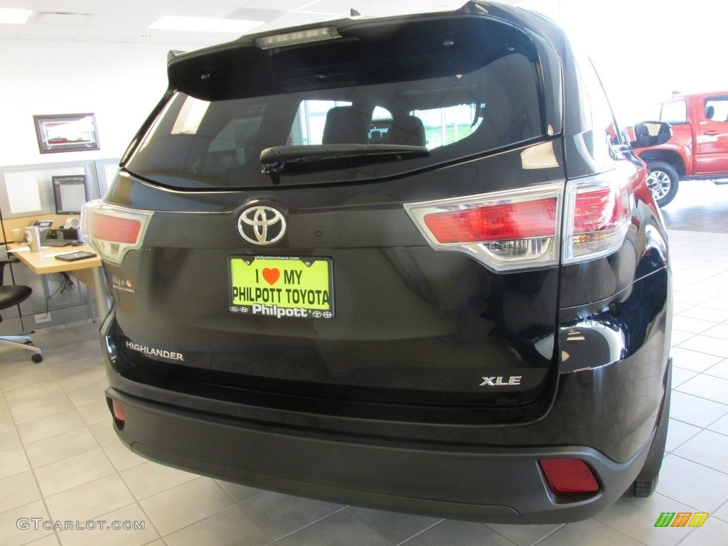 2016 Highlander XLE - Midnight Black Metallic / Black photo #5