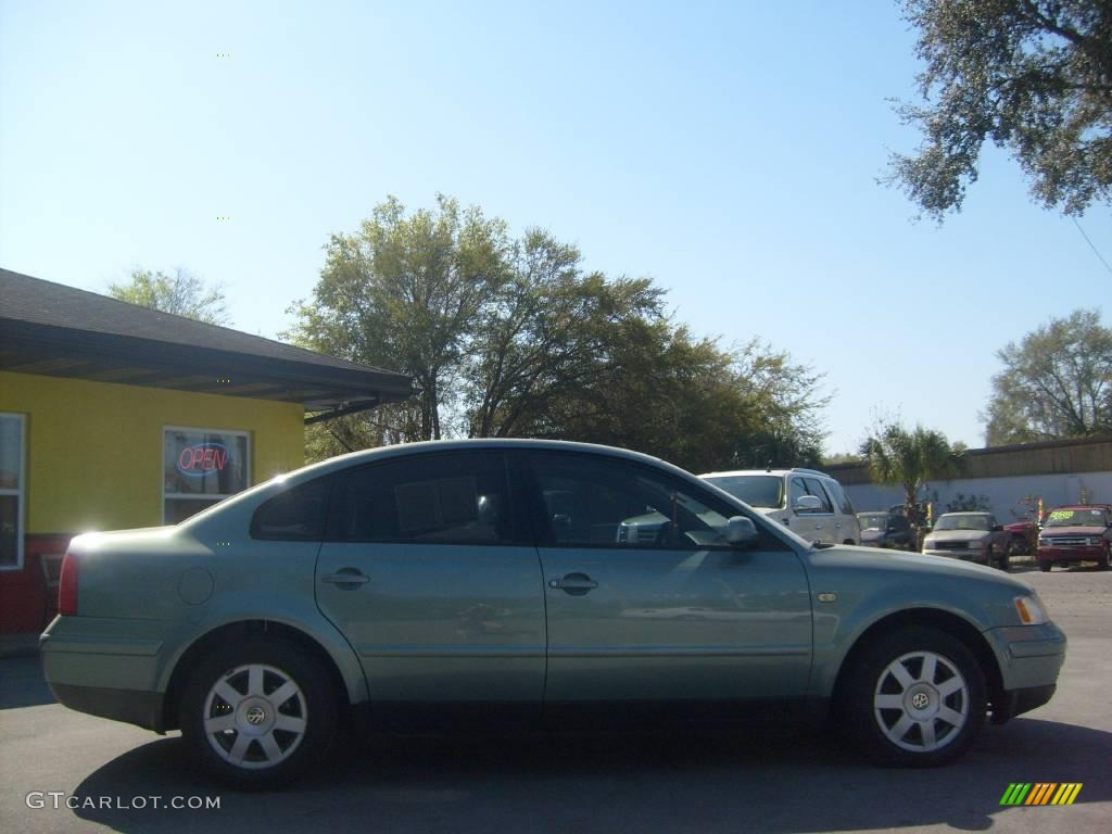 1999 Passat GLS V6 Sedan - Elegance Green Metallic / Beige photo #2