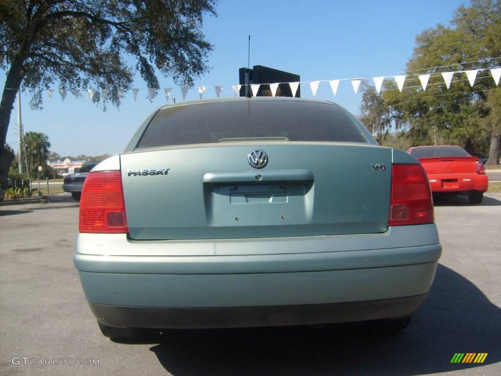 1999 Passat GLS V6 Sedan - Elegance Green Metallic / Beige photo #4