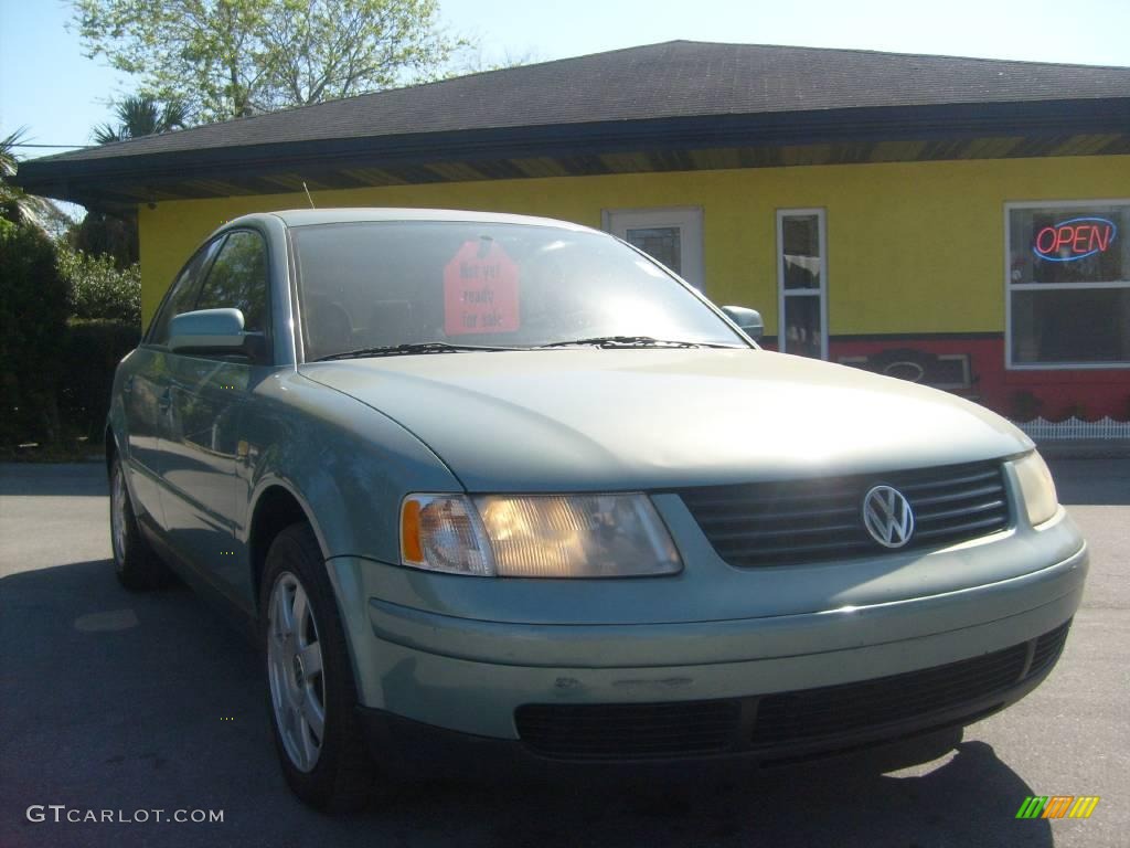 1999 Passat GLS V6 Sedan - Elegance Green Metallic / Beige photo #9