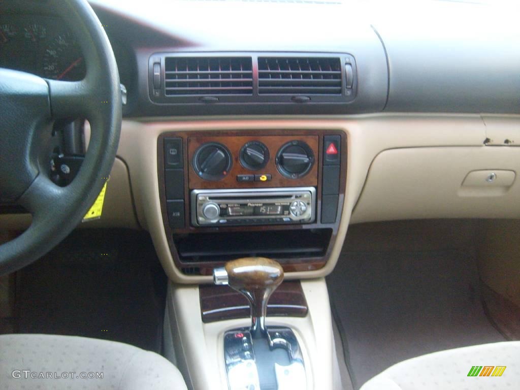 1999 Passat GLS V6 Sedan - Elegance Green Metallic / Beige photo #24