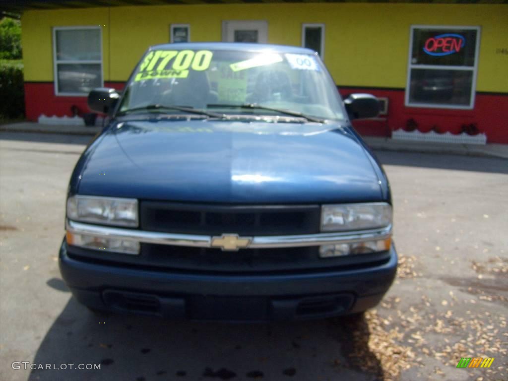 2000 S10 LS Regular Cab - Indigo Blue Metallic / Medium Gray photo #8