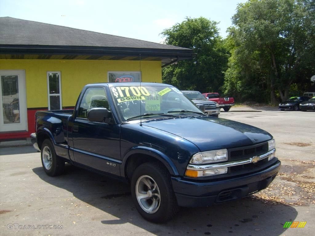 2000 S10 LS Regular Cab - Indigo Blue Metallic / Medium Gray photo #9