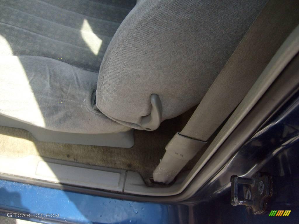 2000 S10 LS Regular Cab - Indigo Blue Metallic / Medium Gray photo #16