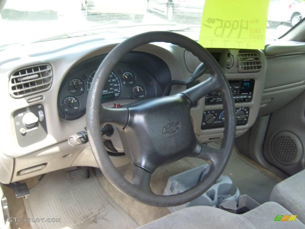 2000 S10 LS Regular Cab - Indigo Blue Metallic / Medium Gray photo #17