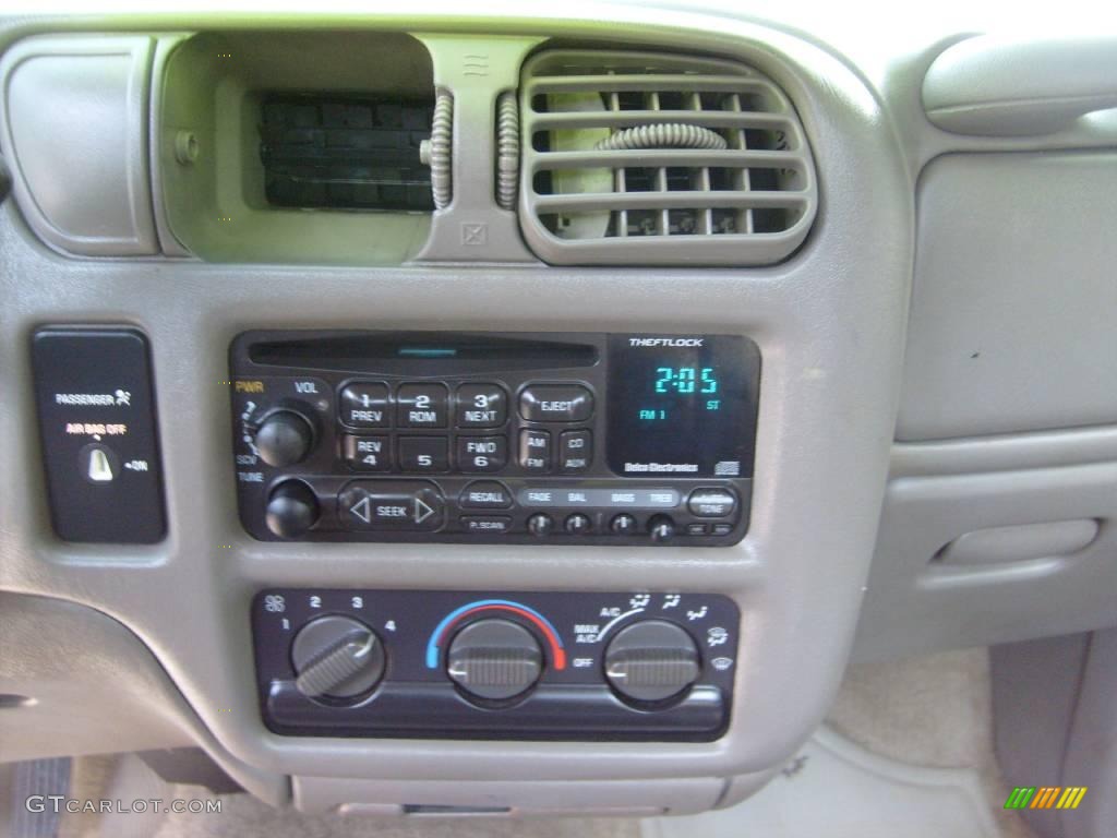 2000 S10 LS Regular Cab - Indigo Blue Metallic / Medium Gray photo #19
