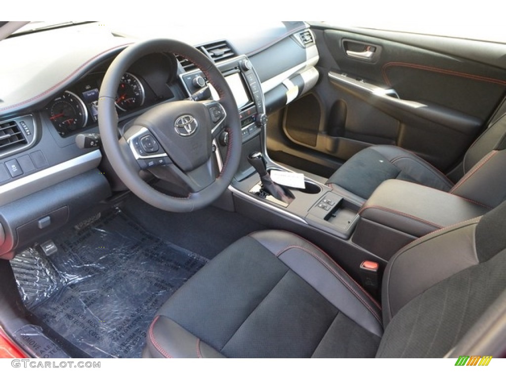 Black Interior 2017 Toyota Camry XSE V6 Photo #114845553
