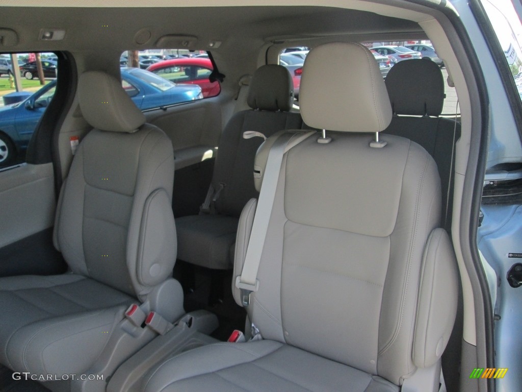 2015 Sienna XLE - Sky Blue Pearl / Bisque photo #23