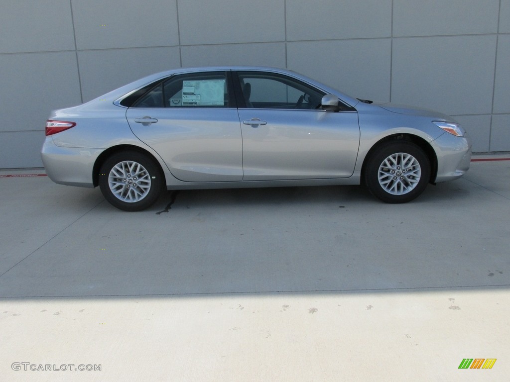 Celestial Silver Metallic 2017 Toyota Camry LE Exterior Photo #114849792