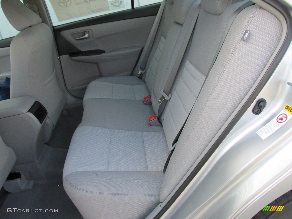 2017 Toyota Camry LE Rear Seat Photo #114850206