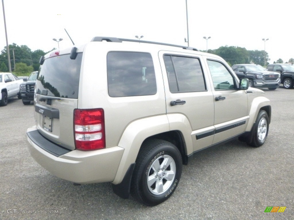 2010 Liberty Sport 4x4 - Light Sandstone Pearl / Dark Slate Gray photo #6