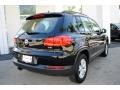 Deep Black Pearl - Tiguan S Photo No. 10