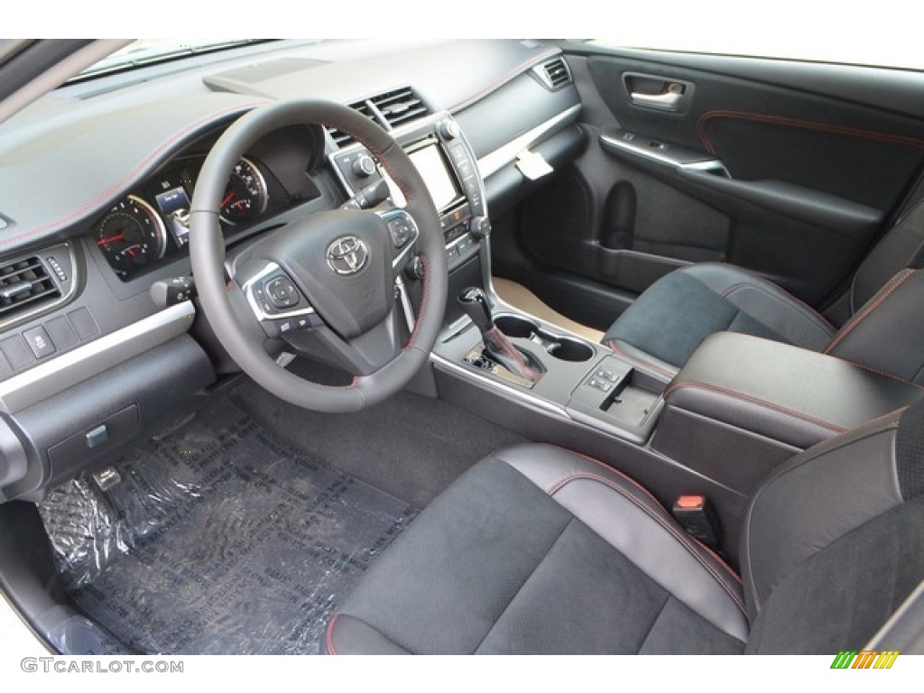 Black Interior 2017 Toyota Camry XSE Photo #114870476