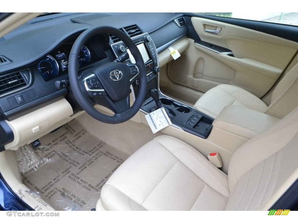 Almond Interior 2017 Toyota Camry Hybrid XLE Photo #114870677