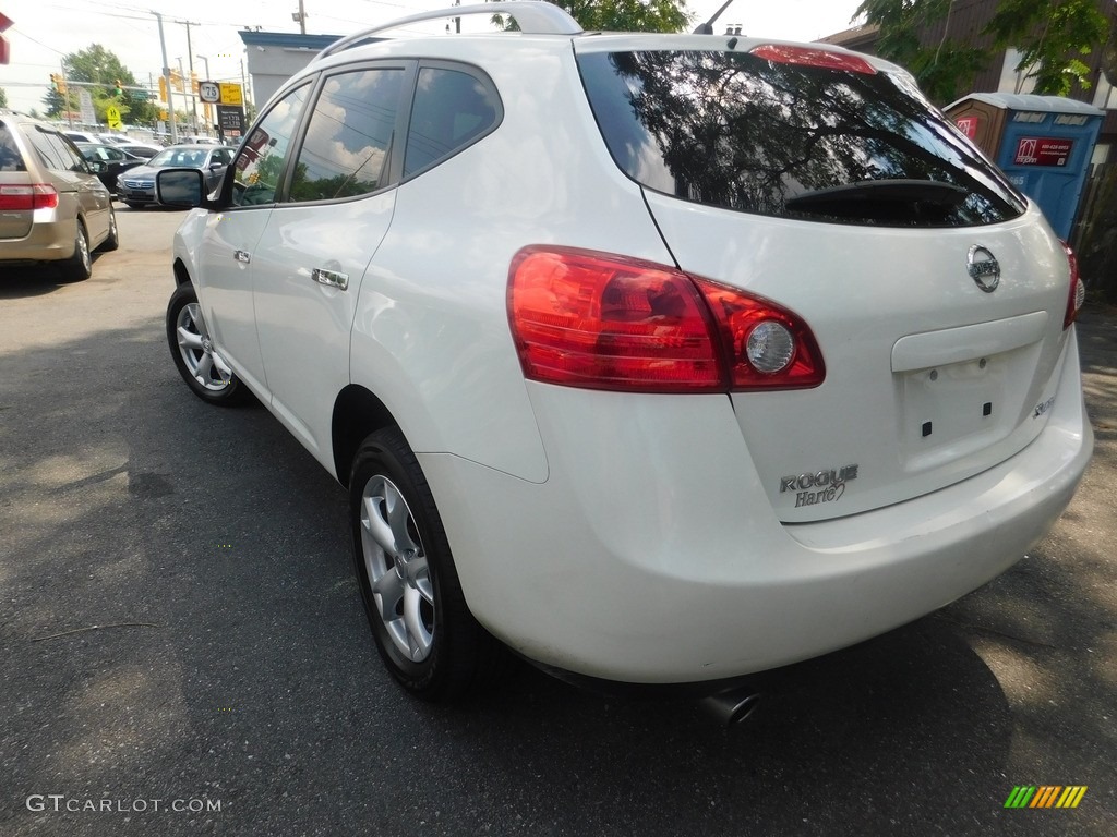2010 Rogue SL AWD - Phantom White / Black photo #3