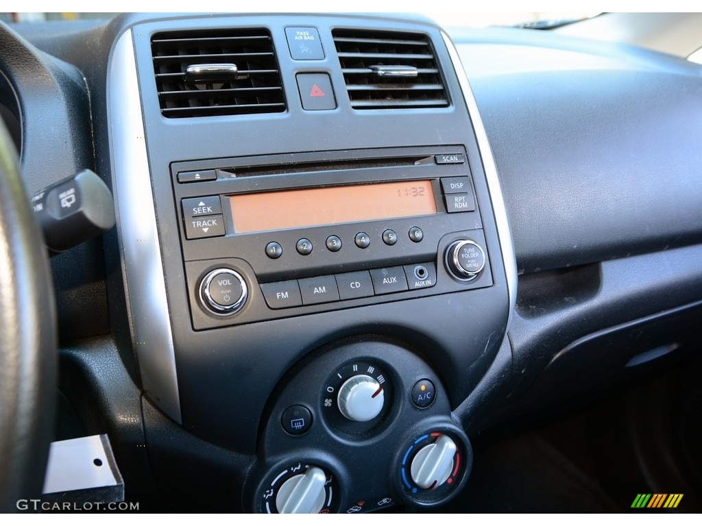 2014 Versa Note S - Metallic Blue / Wheat Stone photo #15