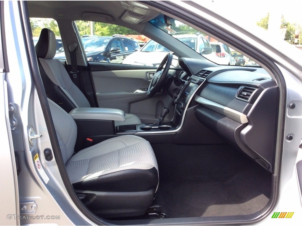 2015 Camry SE - Celestial Silver Metallic / Black photo #20