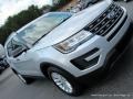 2017 Ingot Silver Ford Explorer FWD  photo #32