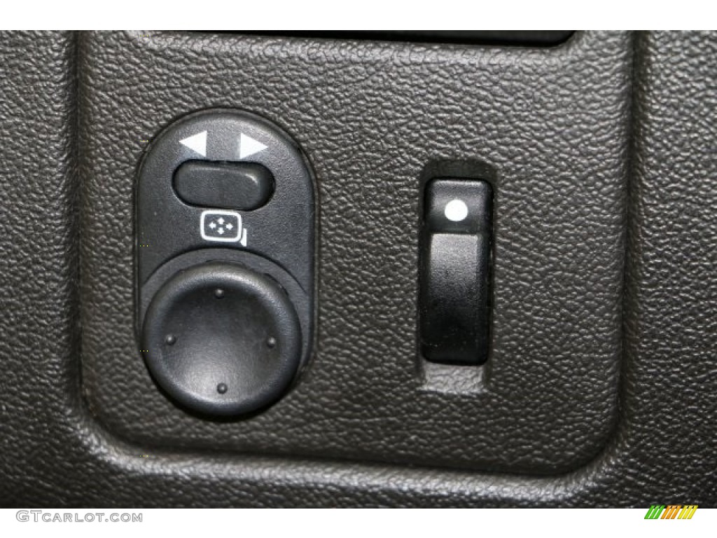 2006 Equinox LT AWD - Dark Silver Metallic / Light Gray photo #6