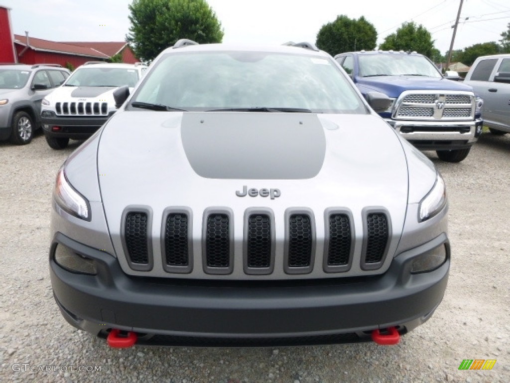 2017 Cherokee Trailhawk 4x4 - Billet Silver Metallic / Black photo #12