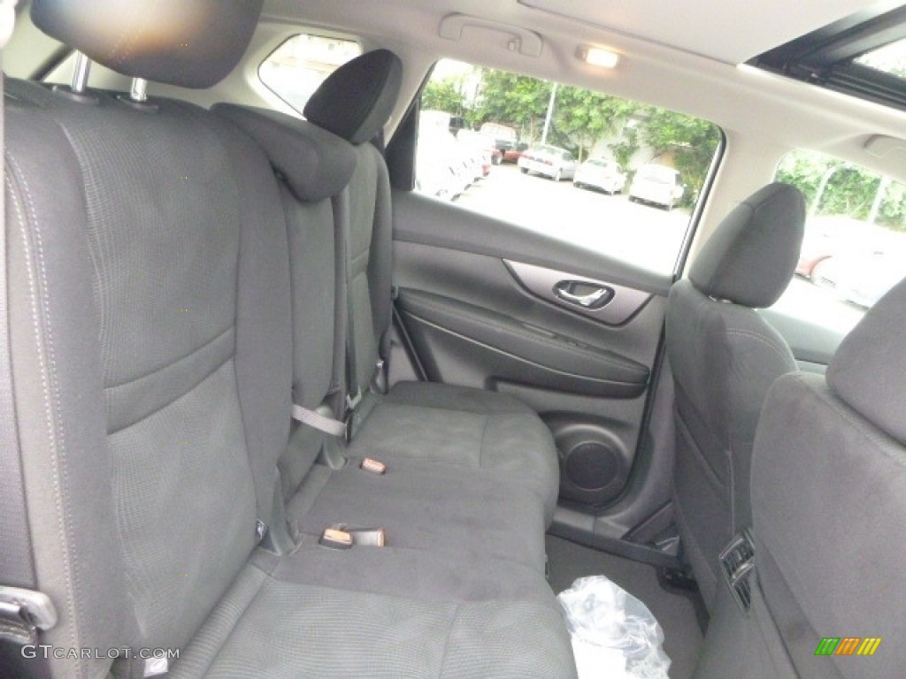 2016 Rogue SV AWD - Pearl White / Charcoal photo #6
