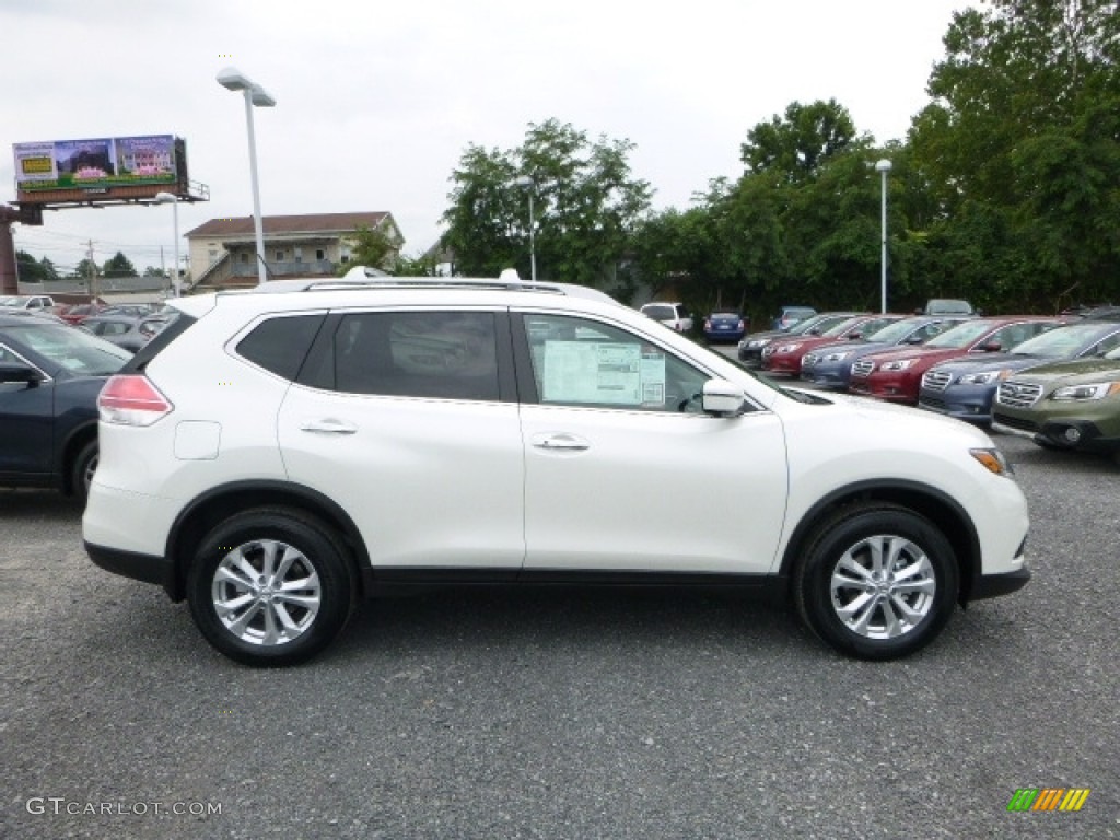 2016 Rogue SV AWD - Pearl White / Charcoal photo #7