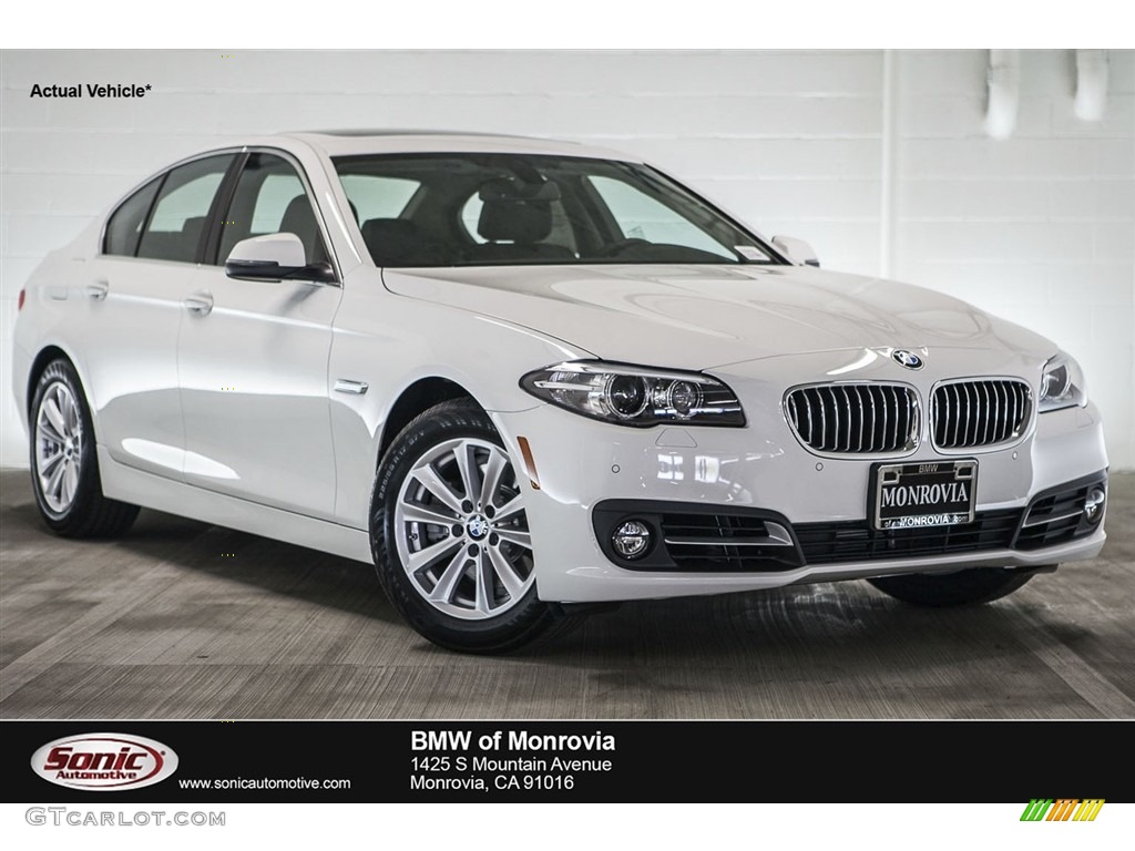 2016 5 Series 528i Sedan - Alpine White / Black photo #1