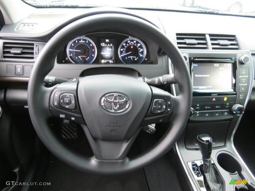 2017 Toyota Camry LE Black Steering Wheel Photo #114899998