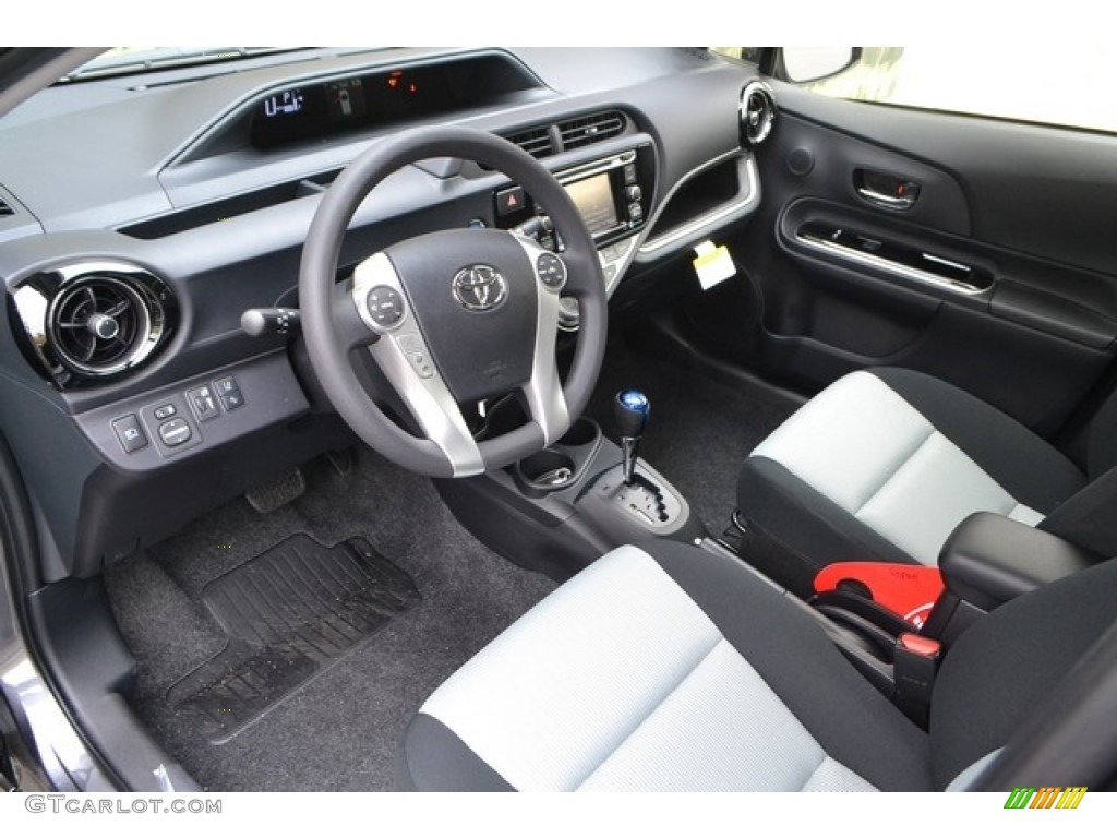 2016 Prius c Three - Magnetic Gray Metallic / Black photo #5