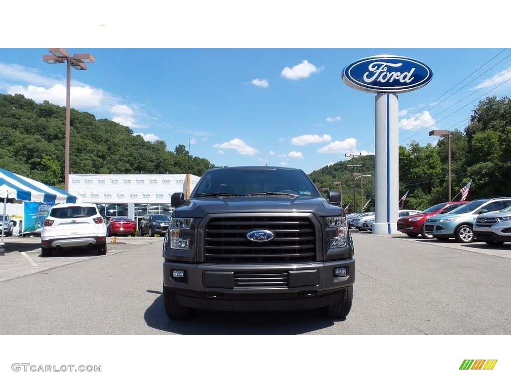 2016 F150 XLT SuperCab 4x4 - Magnetic / Black photo #2