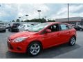 Race Red - Focus SE Hatchback Photo No. 7