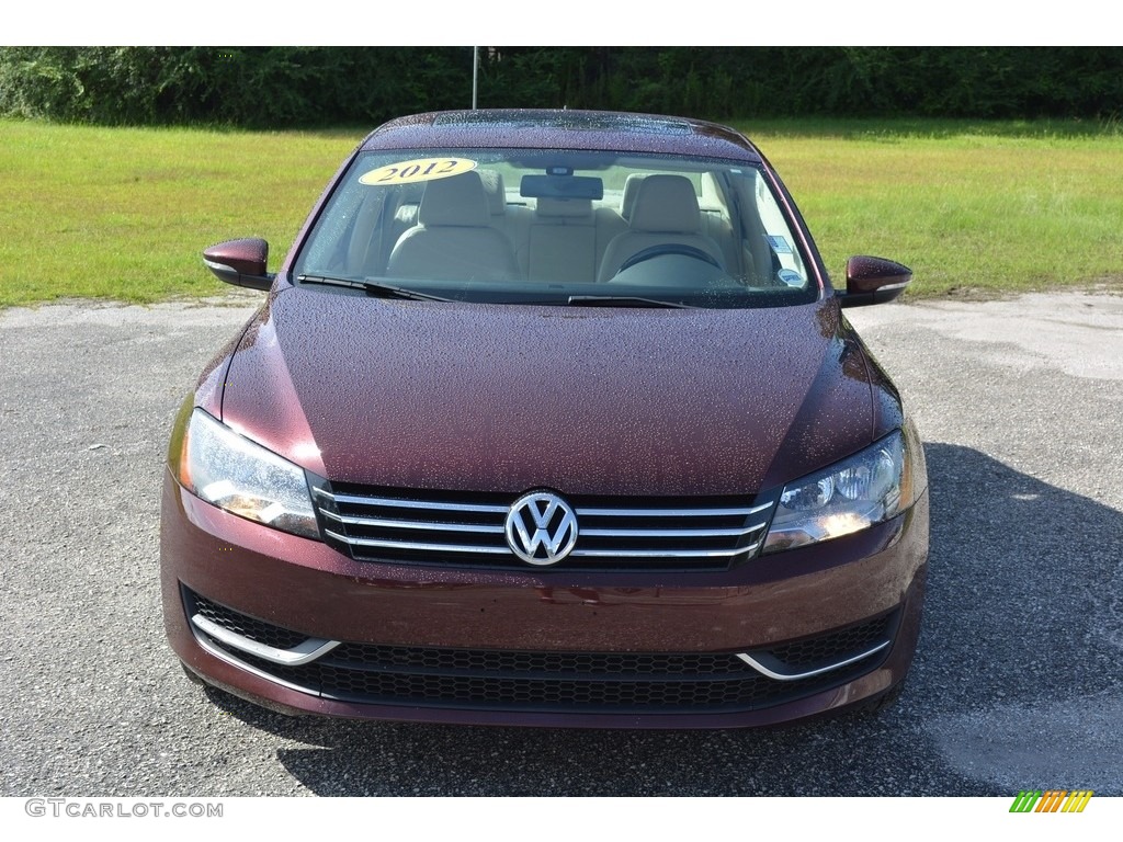 2012 Passat 2.5L SE - Opera Red Metallic / Moonrock Gray photo #9