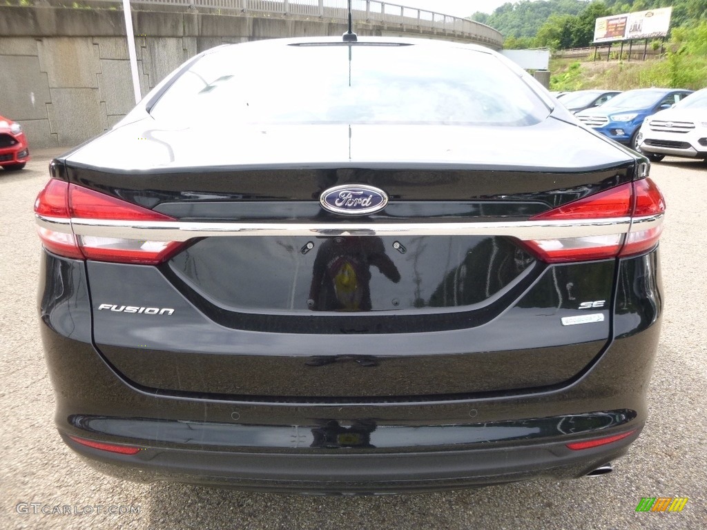 2017 Fusion SE - Shadow Black / Ebony photo #3