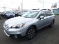 Front 3/4 View of 2017 Outback 3.6R Limited