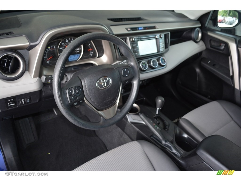 2014 RAV4 LE - Blue Crush Metallic / Black photo #10