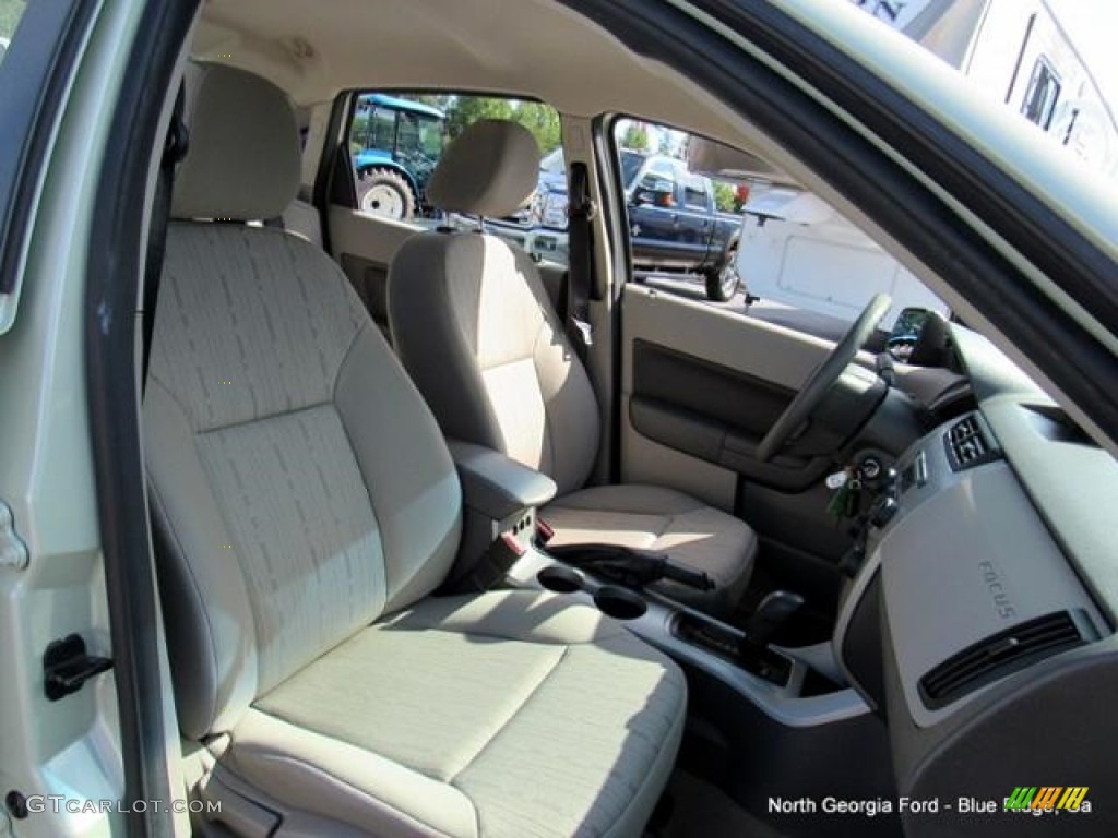 2011 Focus SE Sedan - Natural Neutral Metallic / Medium Stone photo #12