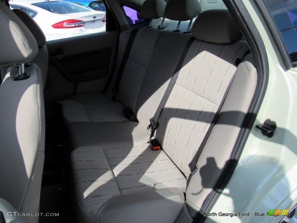 2011 Focus SE Sedan - Natural Neutral Metallic / Medium Stone photo #13