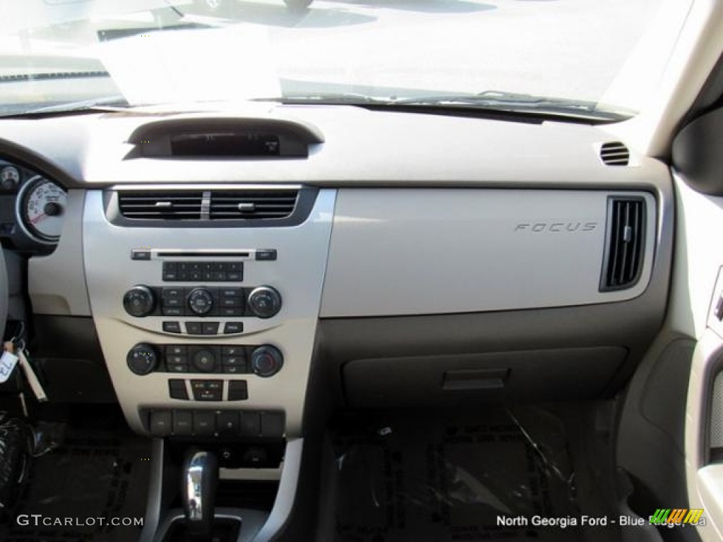 2011 Focus SE Sedan - Natural Neutral Metallic / Medium Stone photo #18