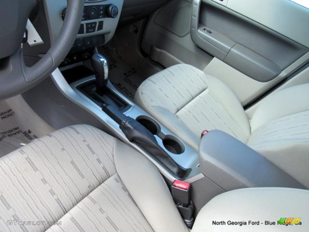 2011 Focus SE Sedan - Natural Neutral Metallic / Medium Stone photo #24