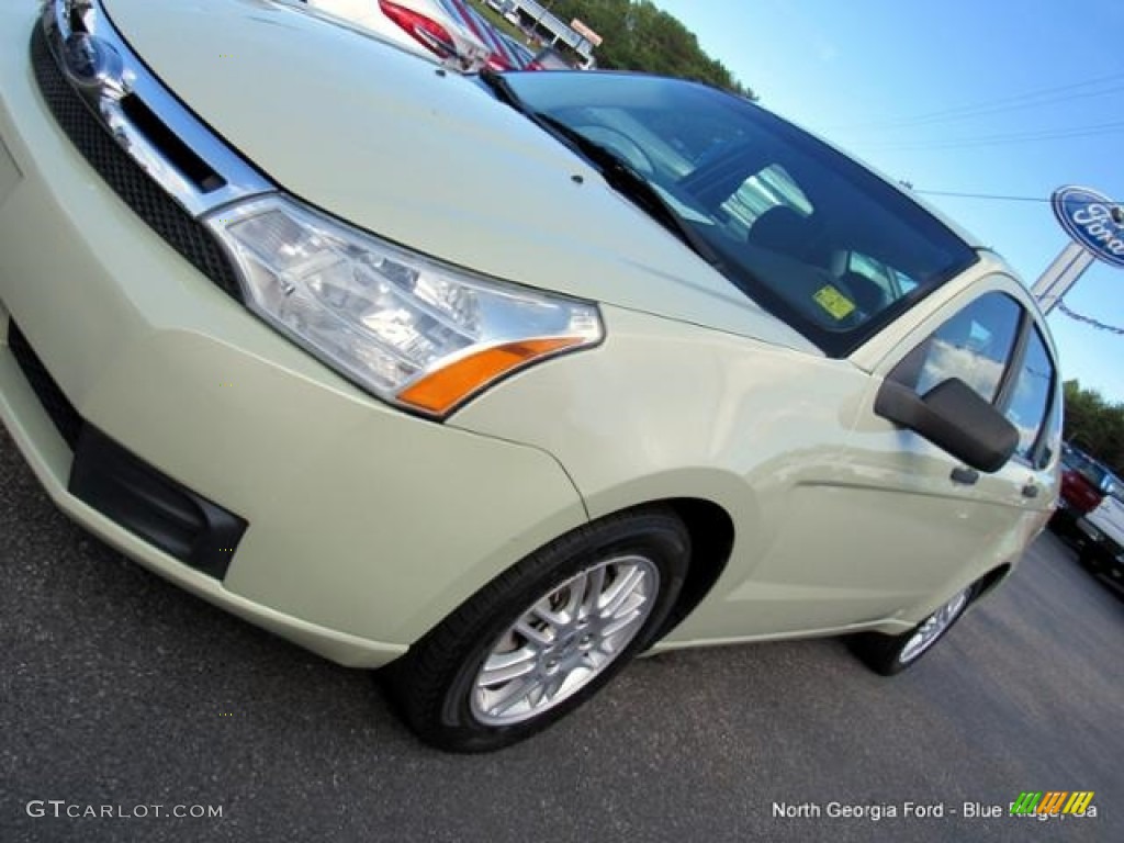 2011 Focus SE Sedan - Natural Neutral Metallic / Medium Stone photo #31
