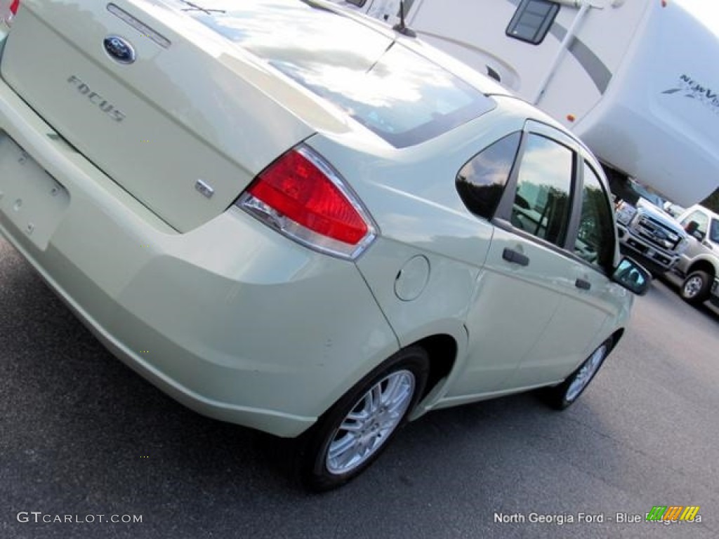 2011 Focus SE Sedan - Natural Neutral Metallic / Medium Stone photo #33