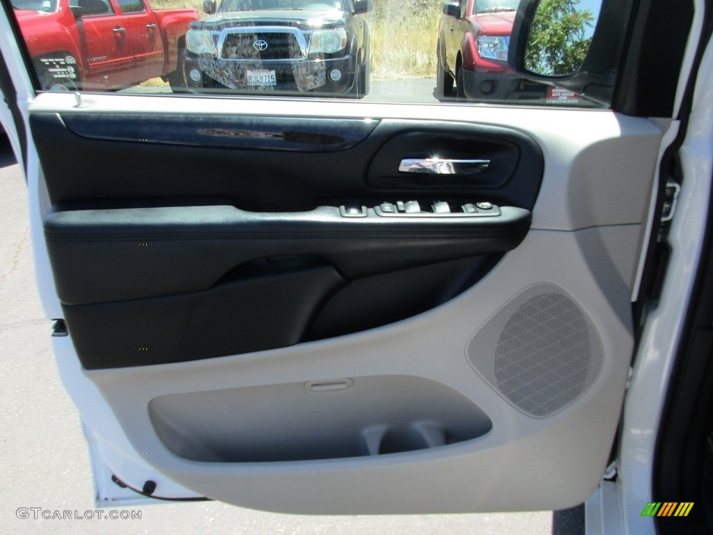 2014 Grand Caravan SXT - Bright White / Black/Light Graystone photo #9