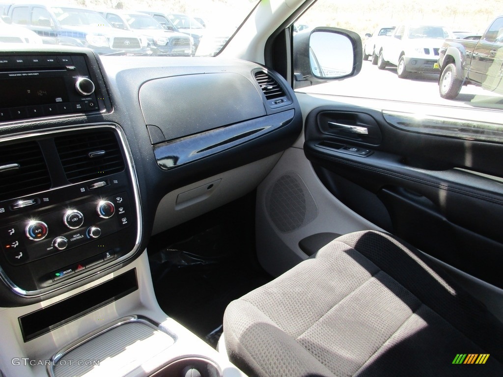 2014 Grand Caravan SXT - Bright White / Black/Light Graystone photo #15